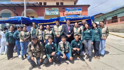 DOCENTES Y ESTUDIANTES DE MANEJO FORESTAL Y ADMINISTRACION DE RECURSOS FORESTALES